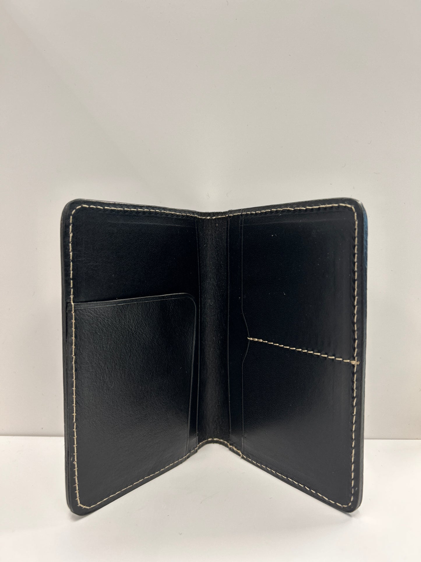 Uppdoo Passport Holder