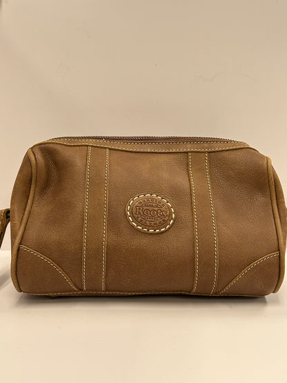 Roots - Banff Travel Kit