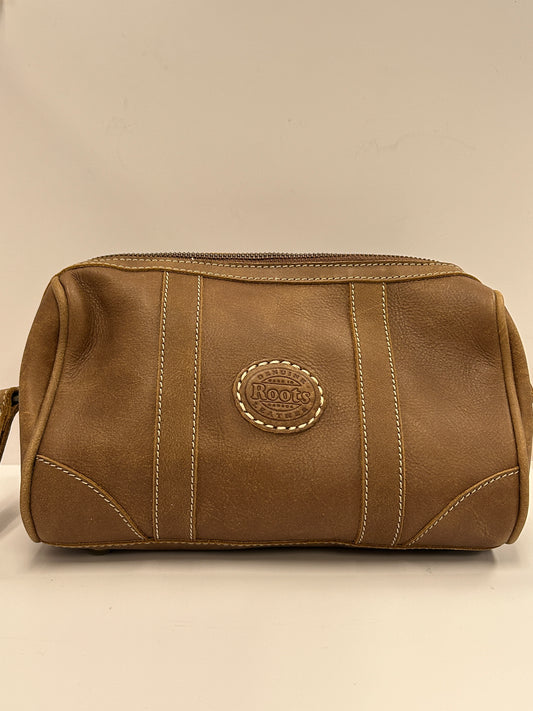 Roots - Banff Travel Kit