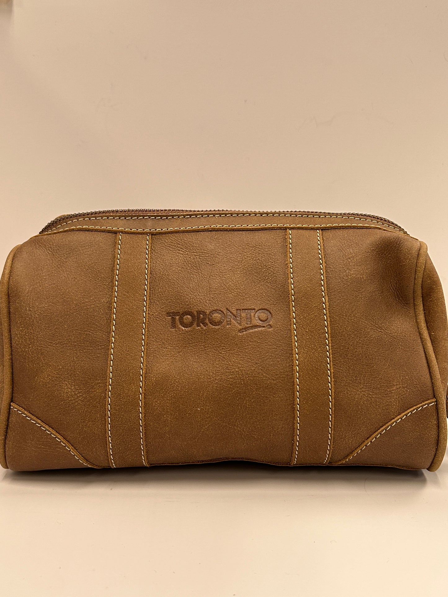 Roots - Banff Travel Kit