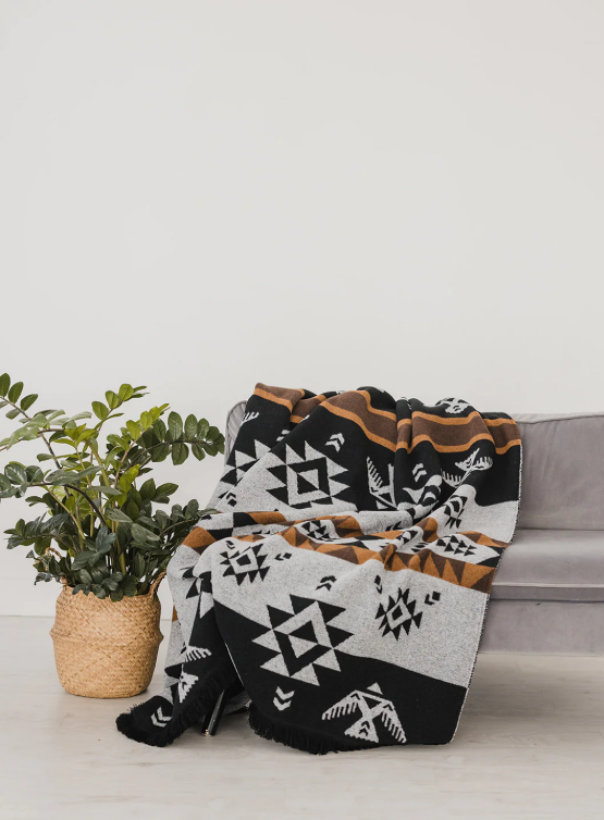 Mini Tipi - Thunderbird Blanket