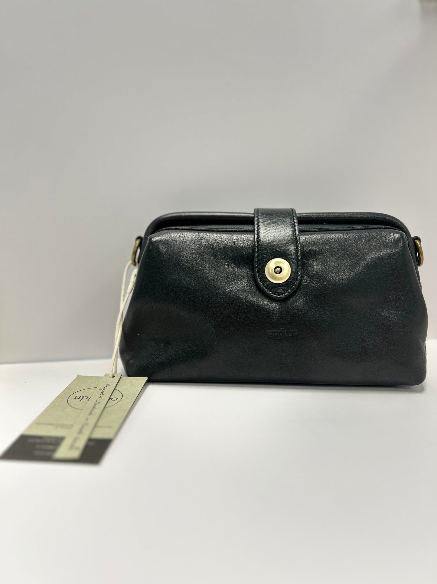 Uppdoo - Snappi Framed Clutch Sling Black